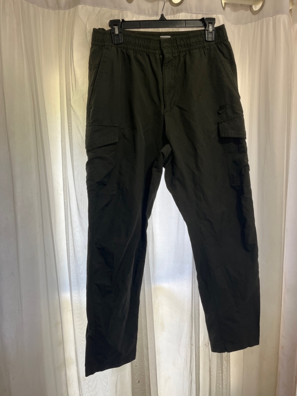 Nike Men’s dark green Cargo Jogger Pants size large gym run exercise day workout